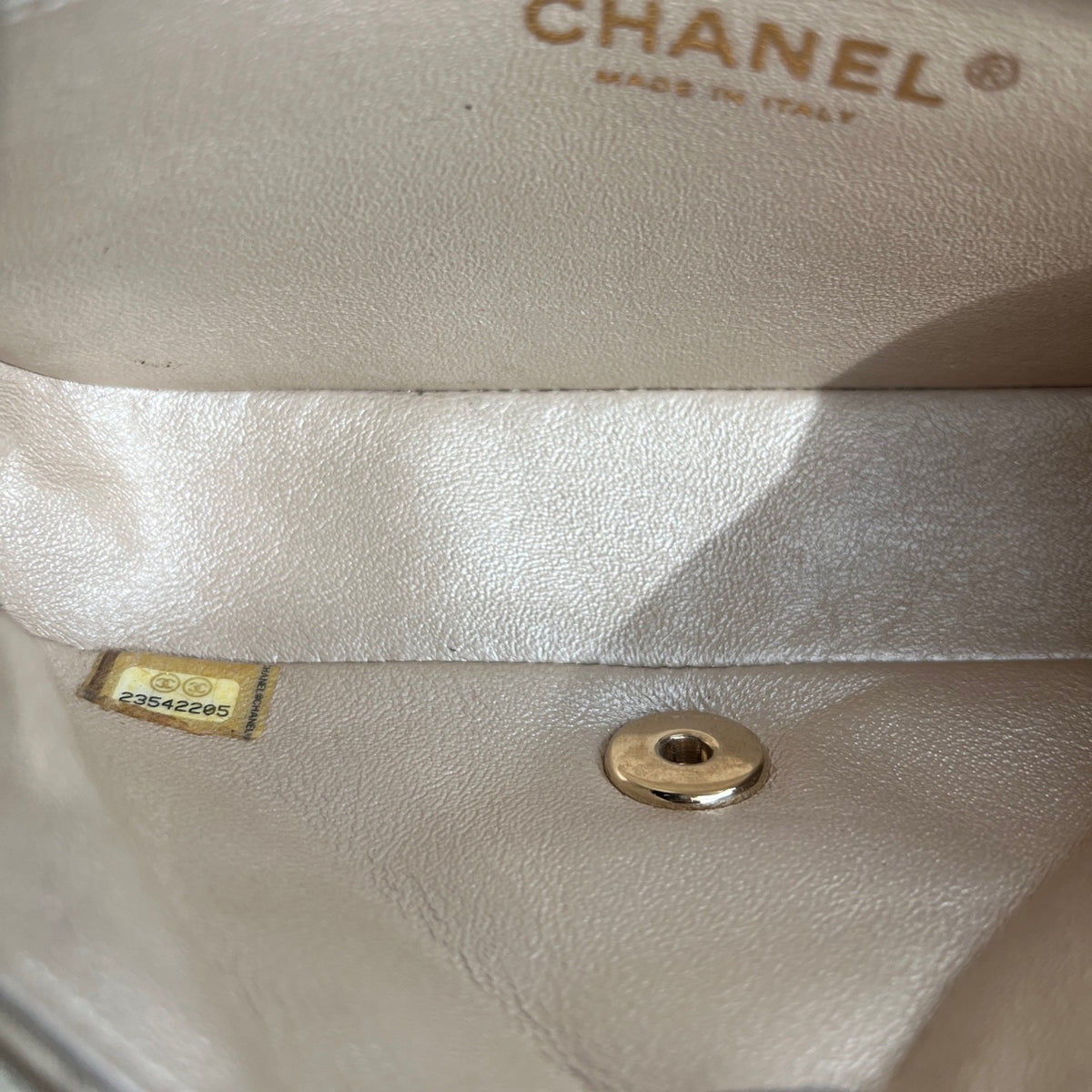 Chanel - Classic Flap Mini - Leather - Gold - (mini)