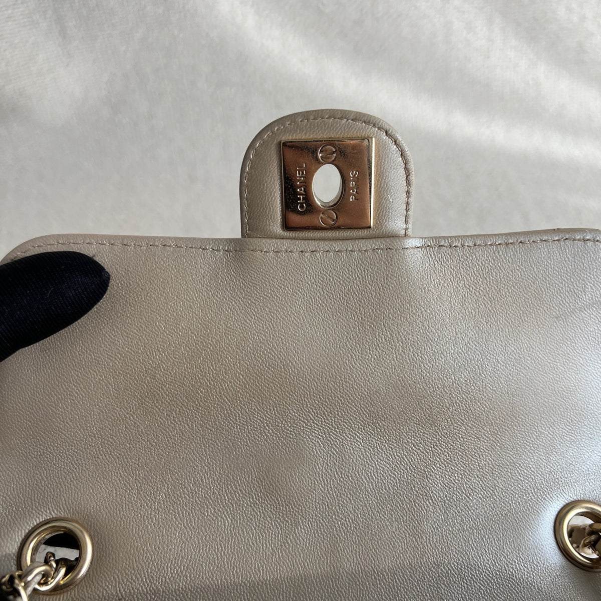 Chanel - Classic Flap Mini - Leather - Gold - (mini)