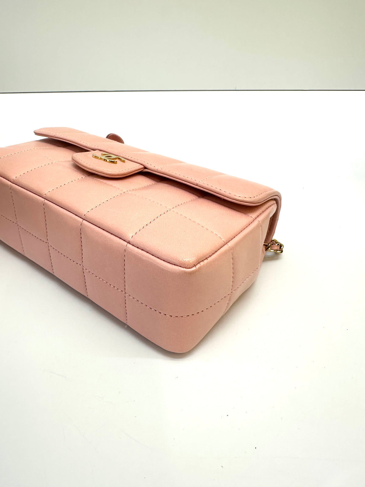 Chanel - Classic Flap Mini - Leather - Pink - (mini)