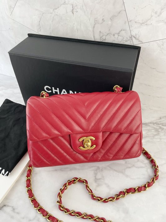 Chanel - Classic Flap Mini - Leather - Red - (mini)