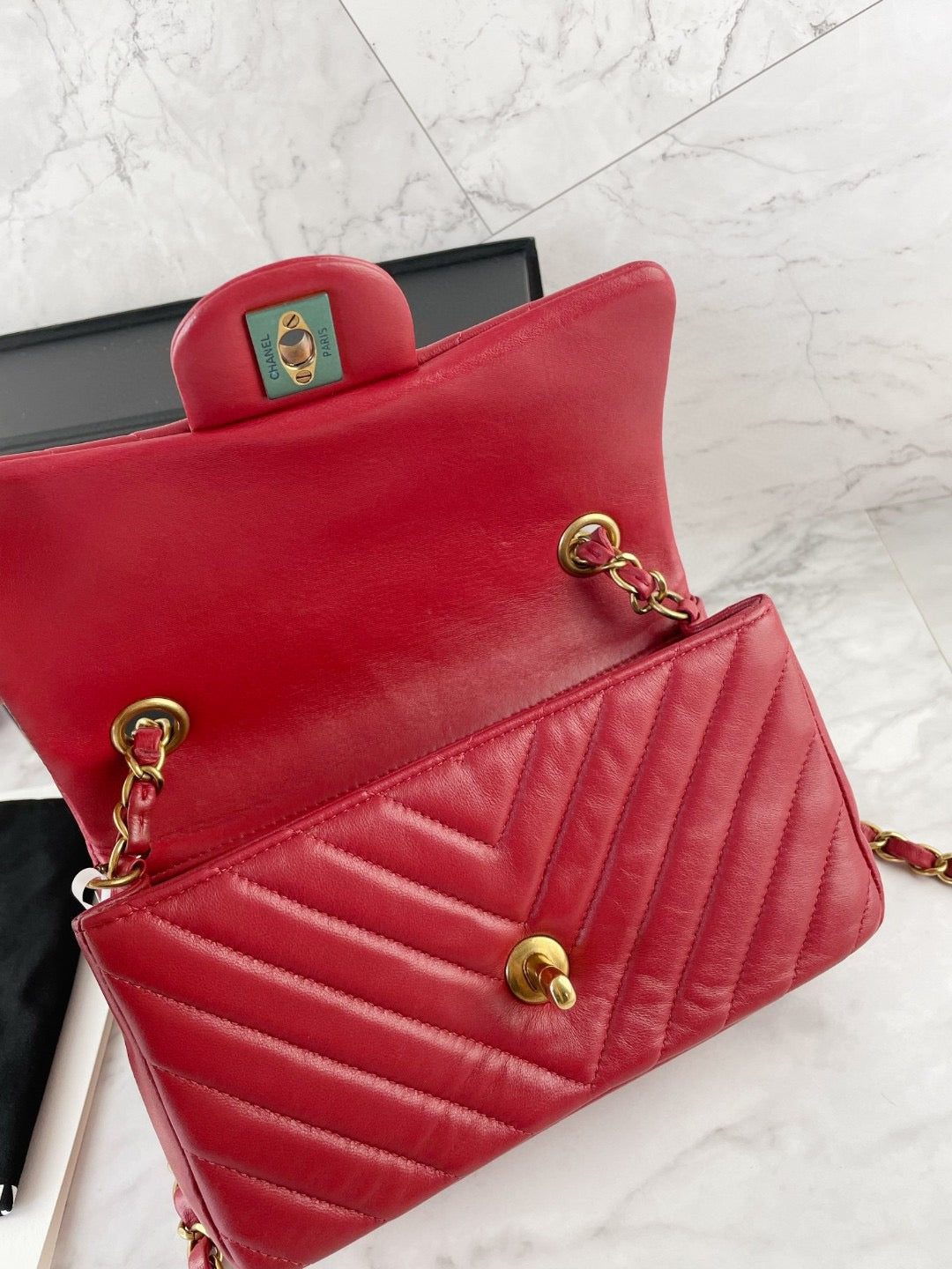 Chanel - Classic Flap Mini - Leather - Red - (mini)