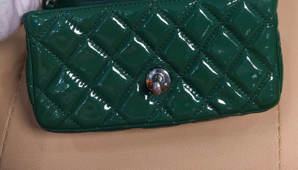 Chanel - Classic Flap Mini - Patent leather - Green - (mini)