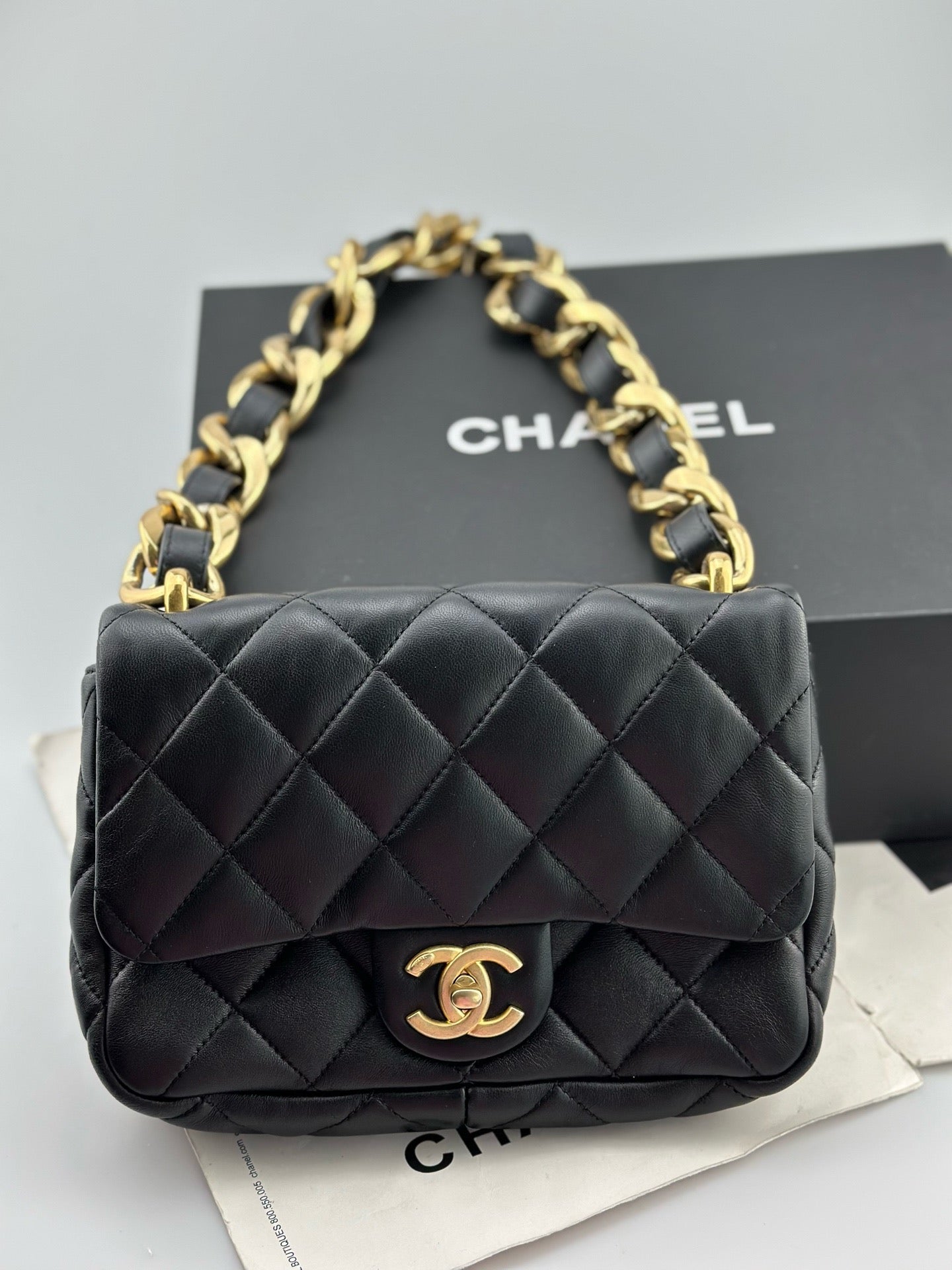 Chanel - Classic Flap Mini (Rectangular) - Lambskin leather - Black - (mini)