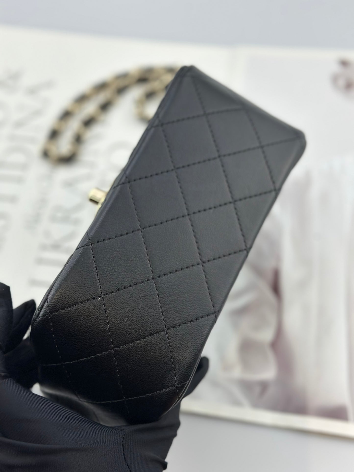 Chanel - Classic Flap Mini (Rectangular) - Lambskin leather - Black - (mini)