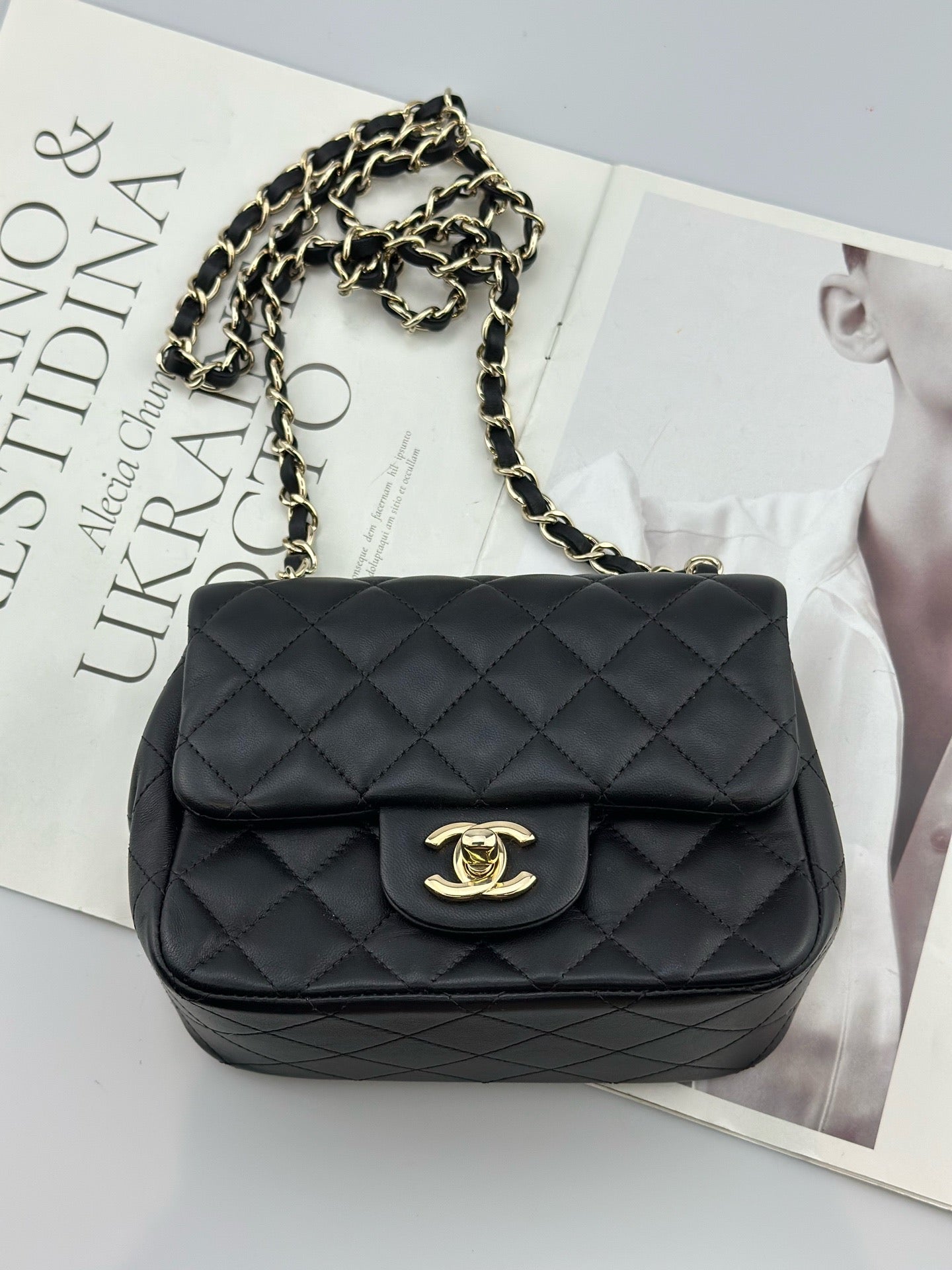 Chanel - Classic Flap Mini (Rectangular) - Lambskin leather - Black - (mini)