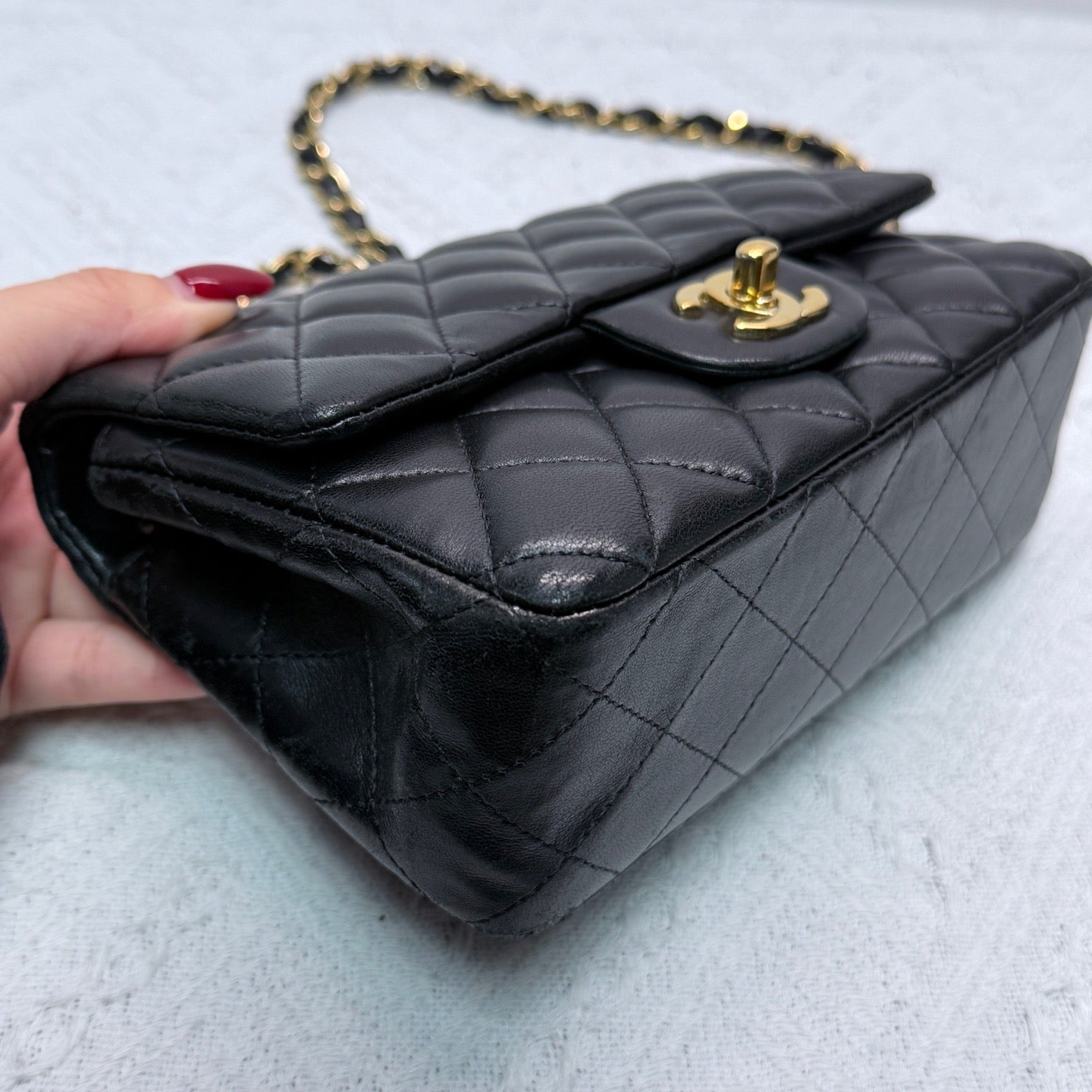 Chanel - Classic Flap Mini (Rectangular) - Lambskin leather - Black with Gold-Tone Hardware - (mini)
