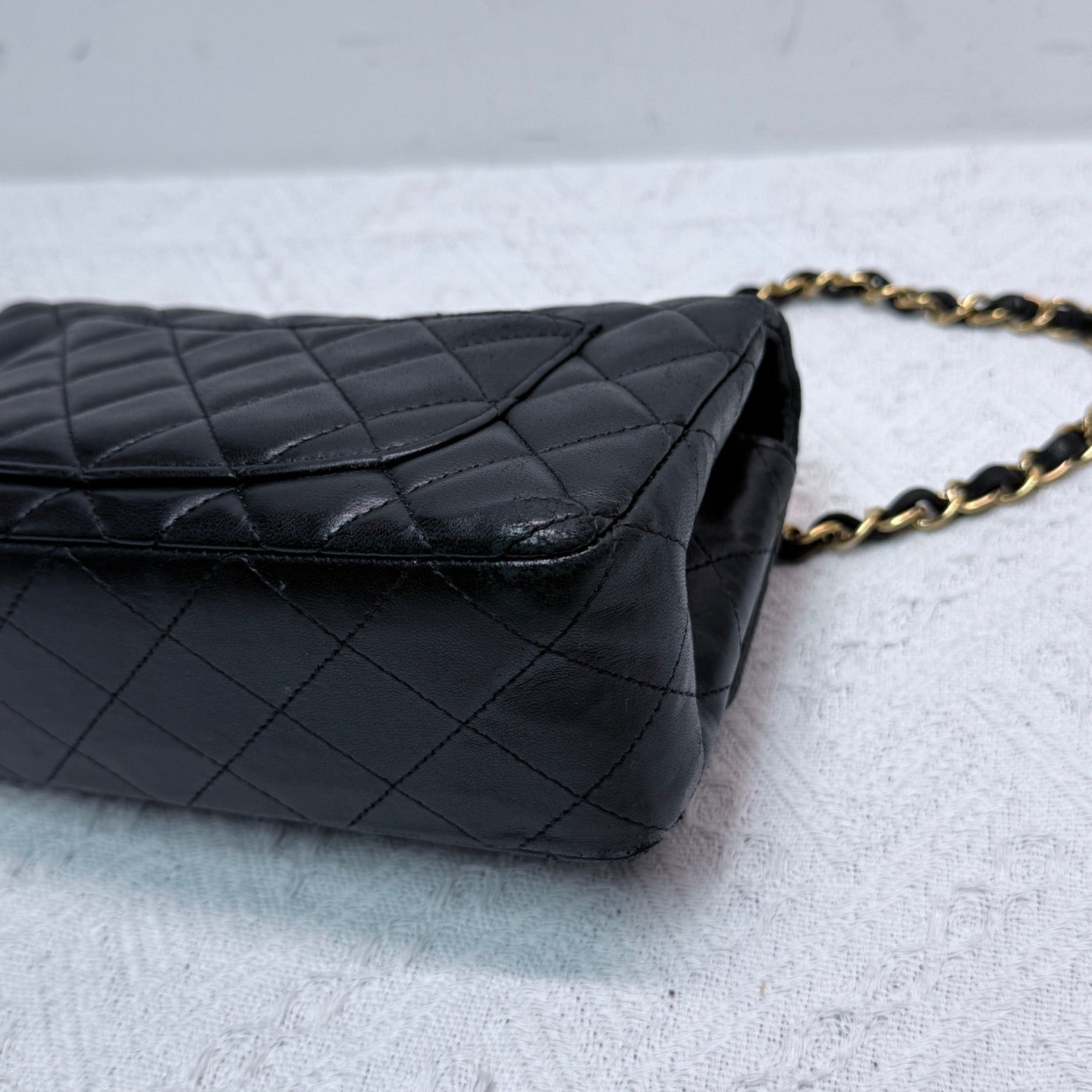 Chanel - Classic Flap Mini (Rectangular) - Lambskin leather - Black with Gold-Tone Hardware - (mini)