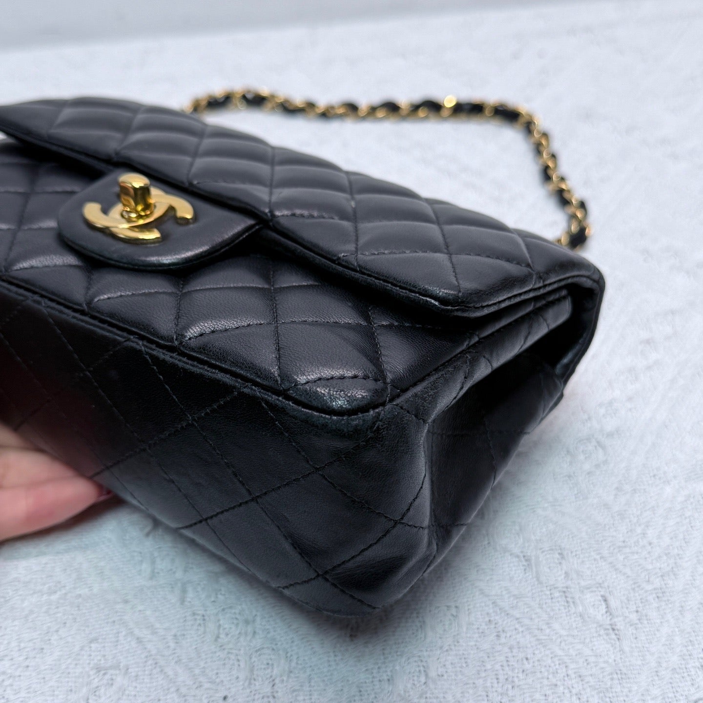 Chanel - Classic Flap Mini (Rectangular) - Lambskin leather - Black with Gold-Tone Hardware - (mini)