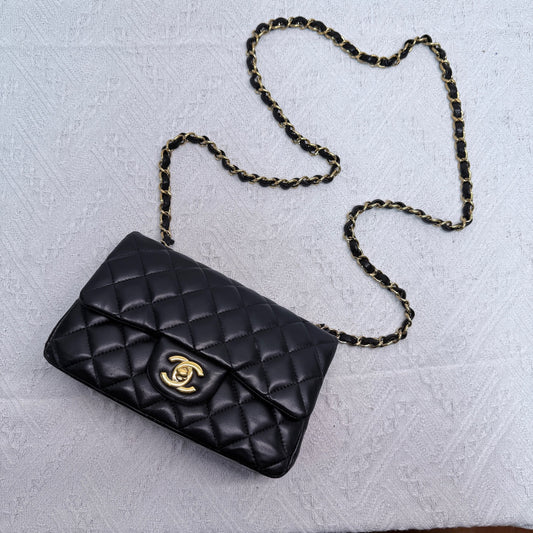 Chanel - Classic Flap Mini (Rectangular) - Lambskin leather - Black with Gold-Tone Hardware - (mini)