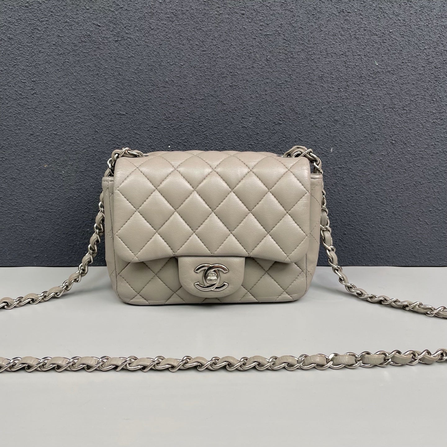 Chanel - Classic Flap Mini (Rectangular) - Lambskin leather - Grey - (mini)