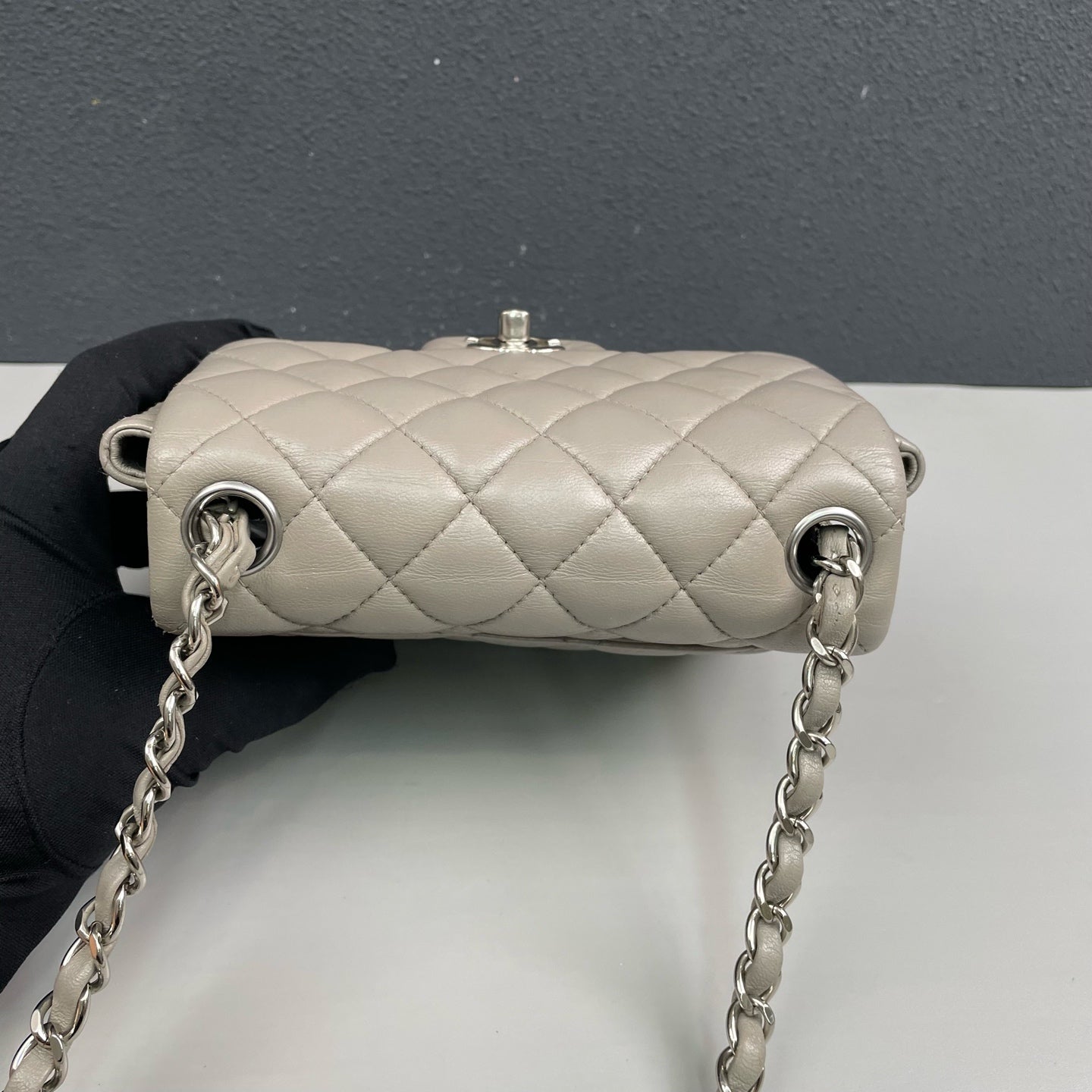 Chanel - Classic Flap Mini (Rectangular) - Lambskin leather - Grey - (mini)