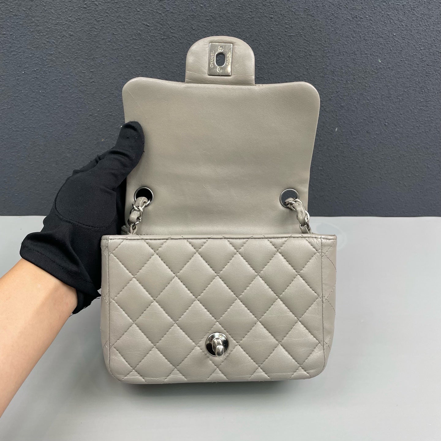 Chanel - Classic Flap Mini (Rectangular) - Lambskin leather - Grey - (mini)