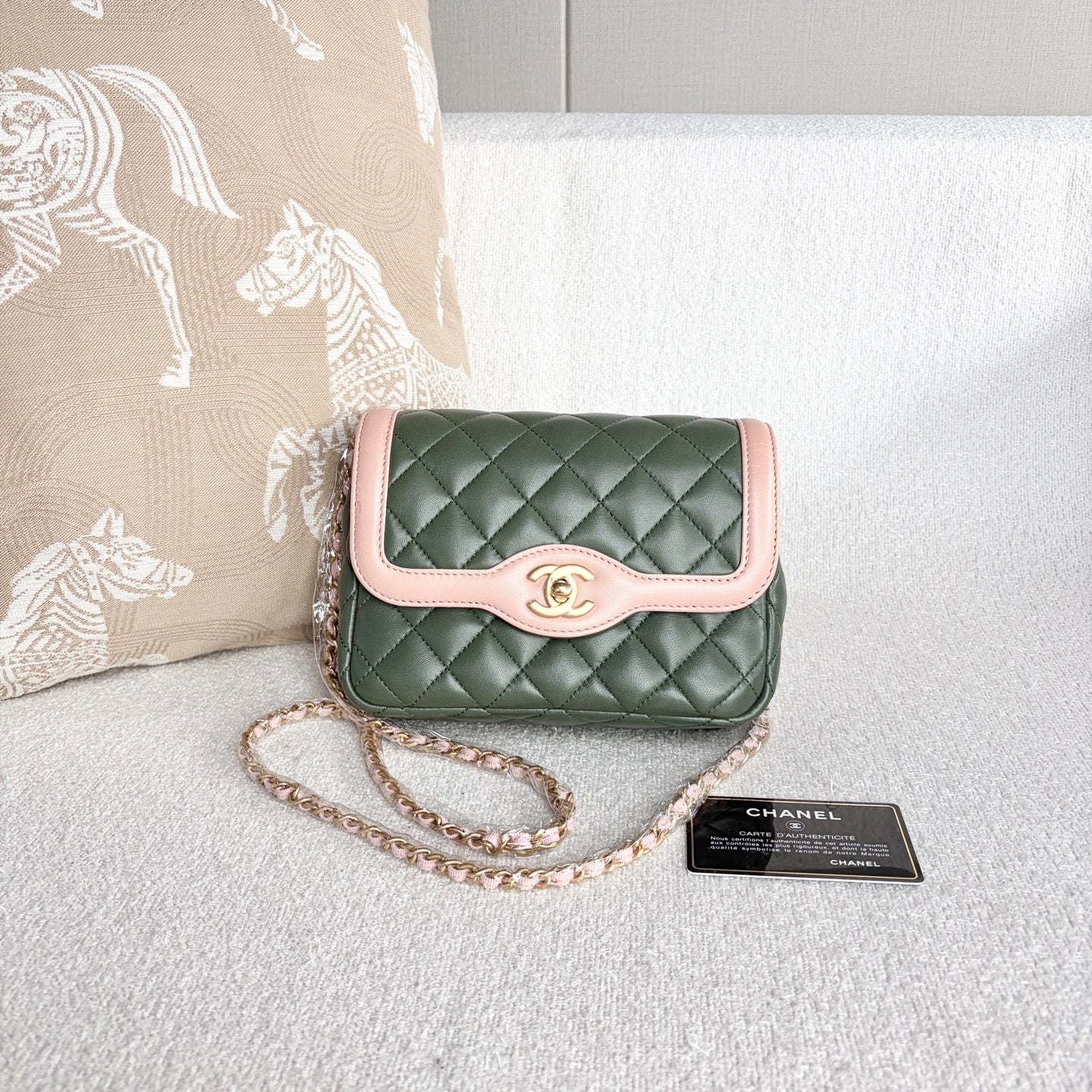 Chanel - Classic Flap Mini (Rectangular) - Lambskin leather - Military Green and Pink (Color-block) with Gold-Tone Hardware - (mini)