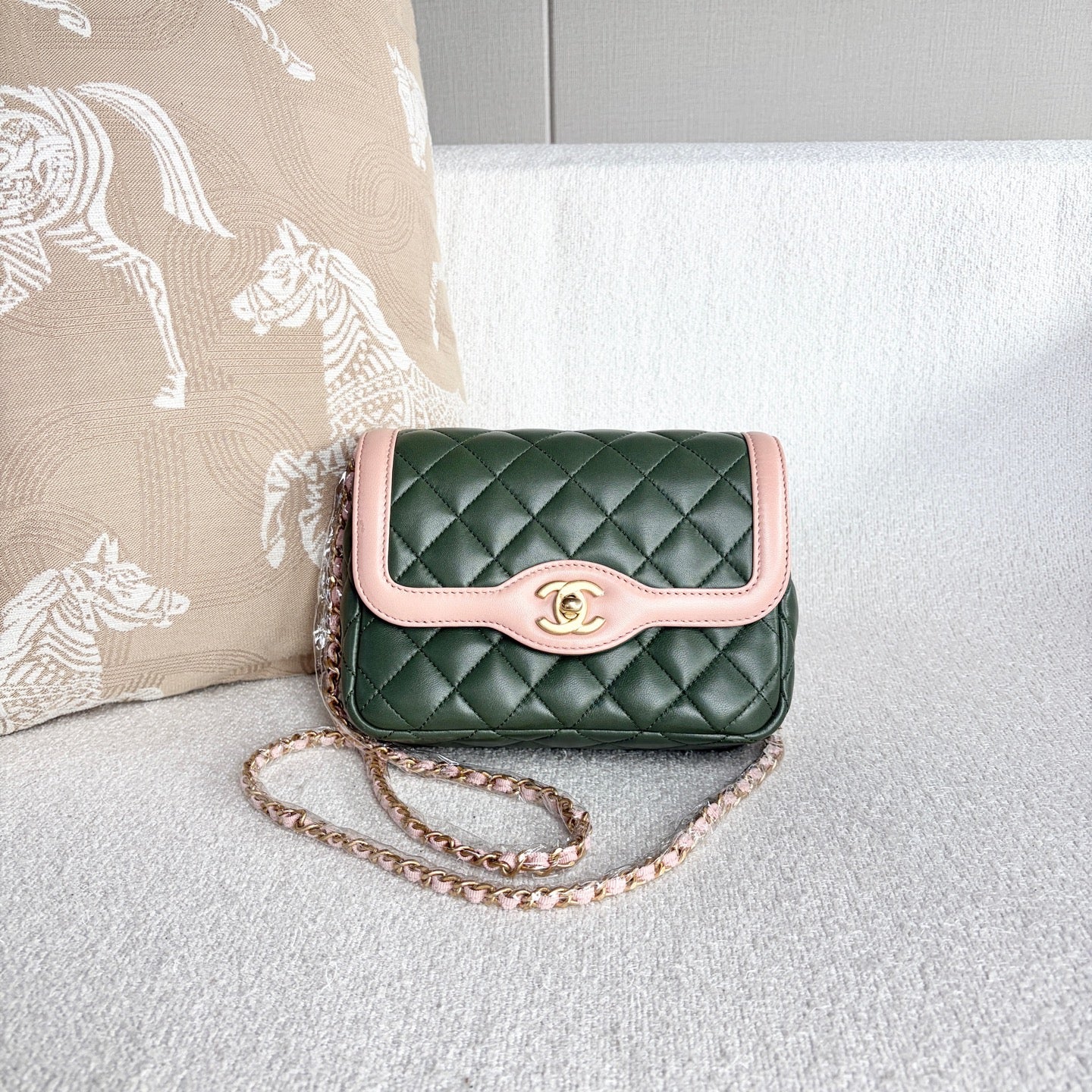 Chanel - Classic Flap Mini (Rectangular) - Lambskin leather - Military Green and Pink (Color-block) with Gold-Tone Hardware - (mini)