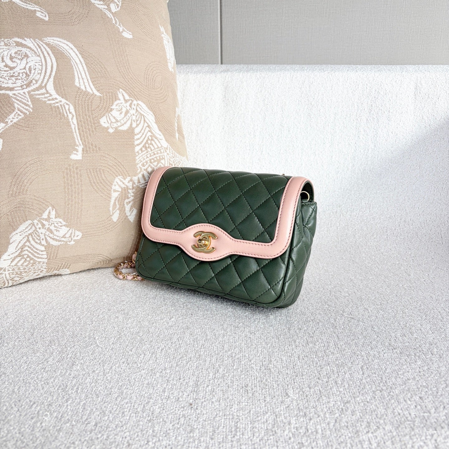 Chanel - Classic Flap Mini (Rectangular) - Lambskin leather - Military Green and Pink (Color-block) with Gold-Tone Hardware - (mini)