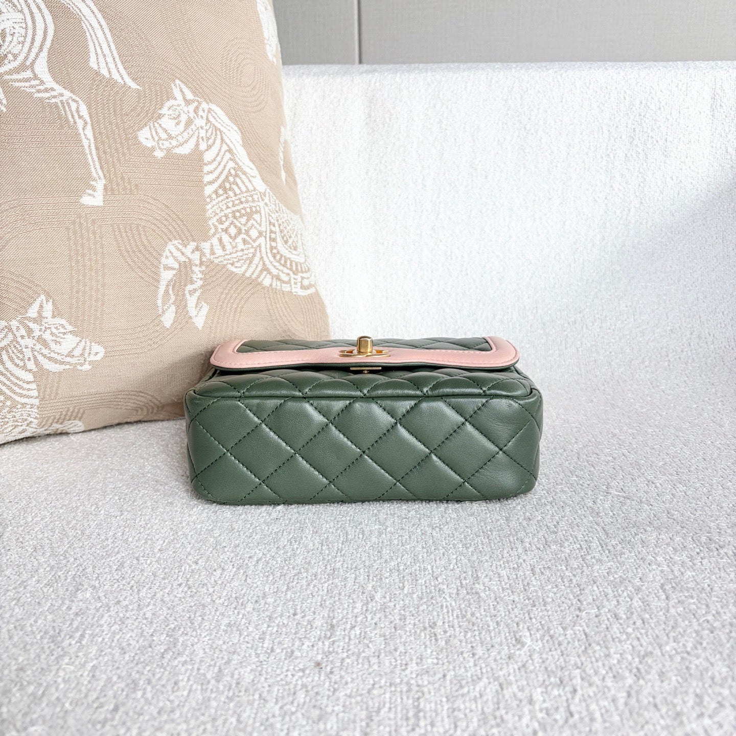 Chanel - Classic Flap Mini (Rectangular) - Lambskin leather - Military Green and Pink (Color-block) with Gold-Tone Hardware - (mini)