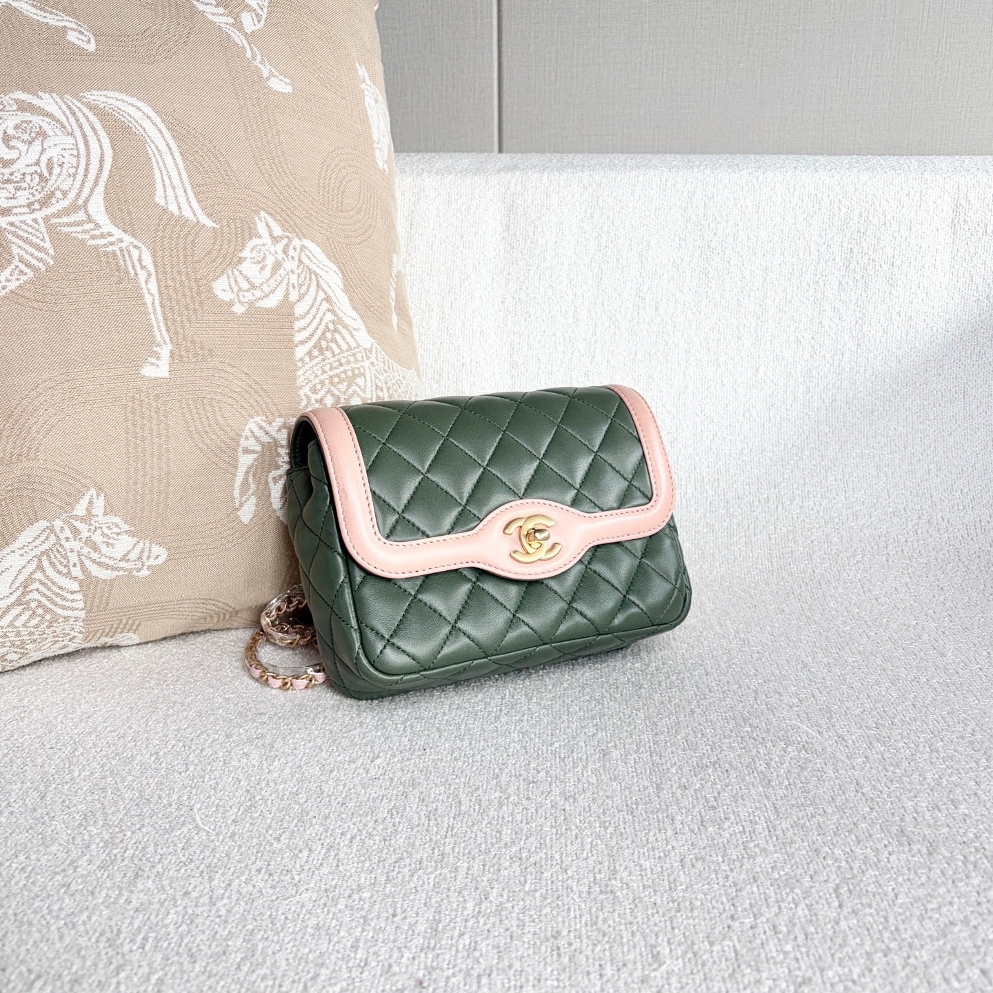 Chanel - Classic Flap Mini (Rectangular) - Lambskin leather - Military Green and Pink (Color-block) with Gold-Tone Hardware - (mini)