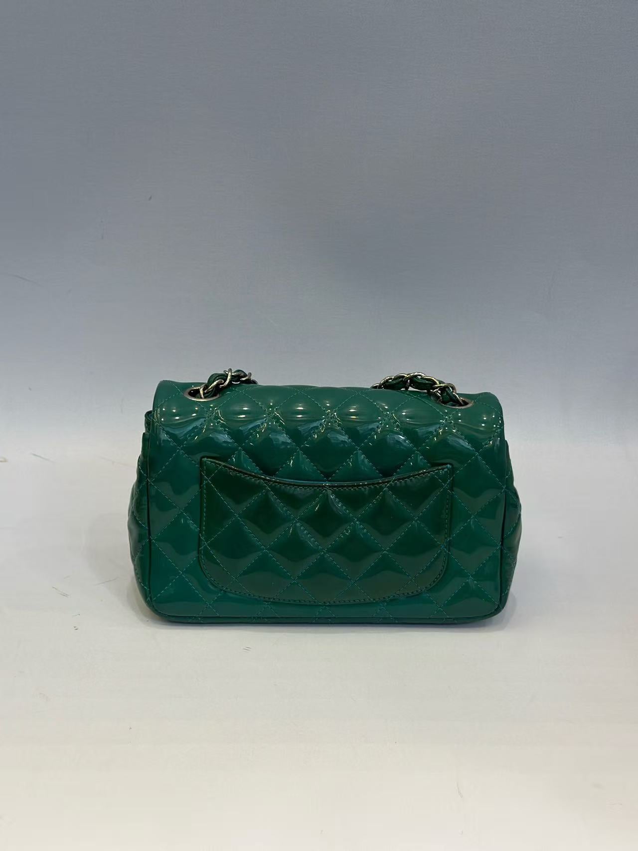 Chanel - Classic Flap Mini (Rectangular) - Patent leather - Green - (mini)