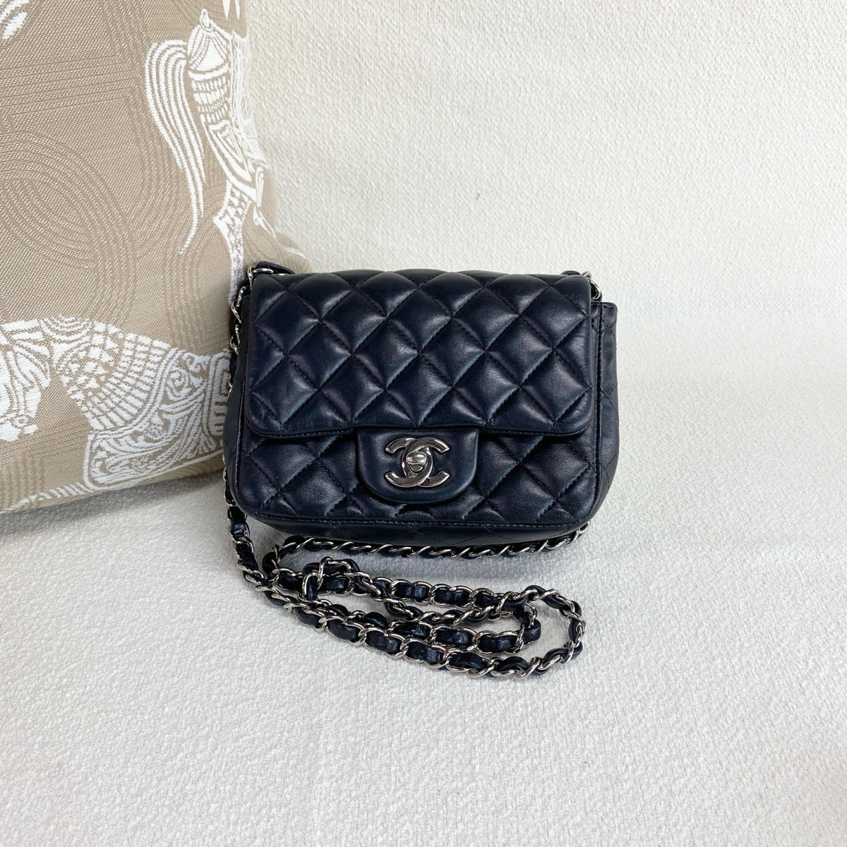 Chanel - Classic Flap Mini Square - Leather - Black - (mini)