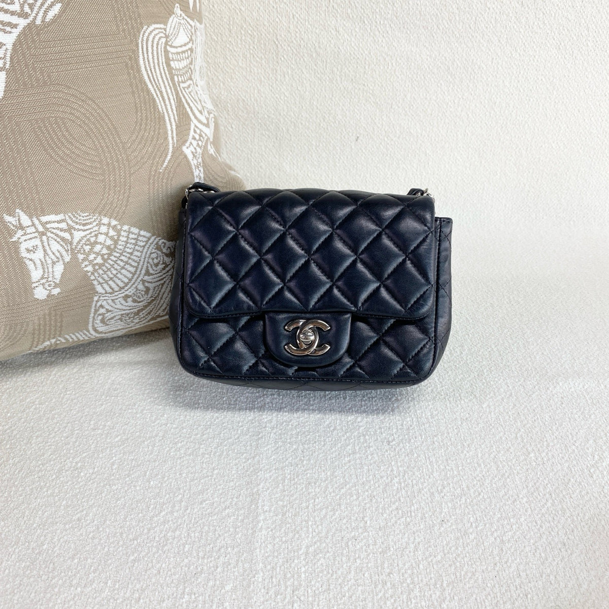 Chanel - Classic Flap Mini Square - Leather - Black - (mini)