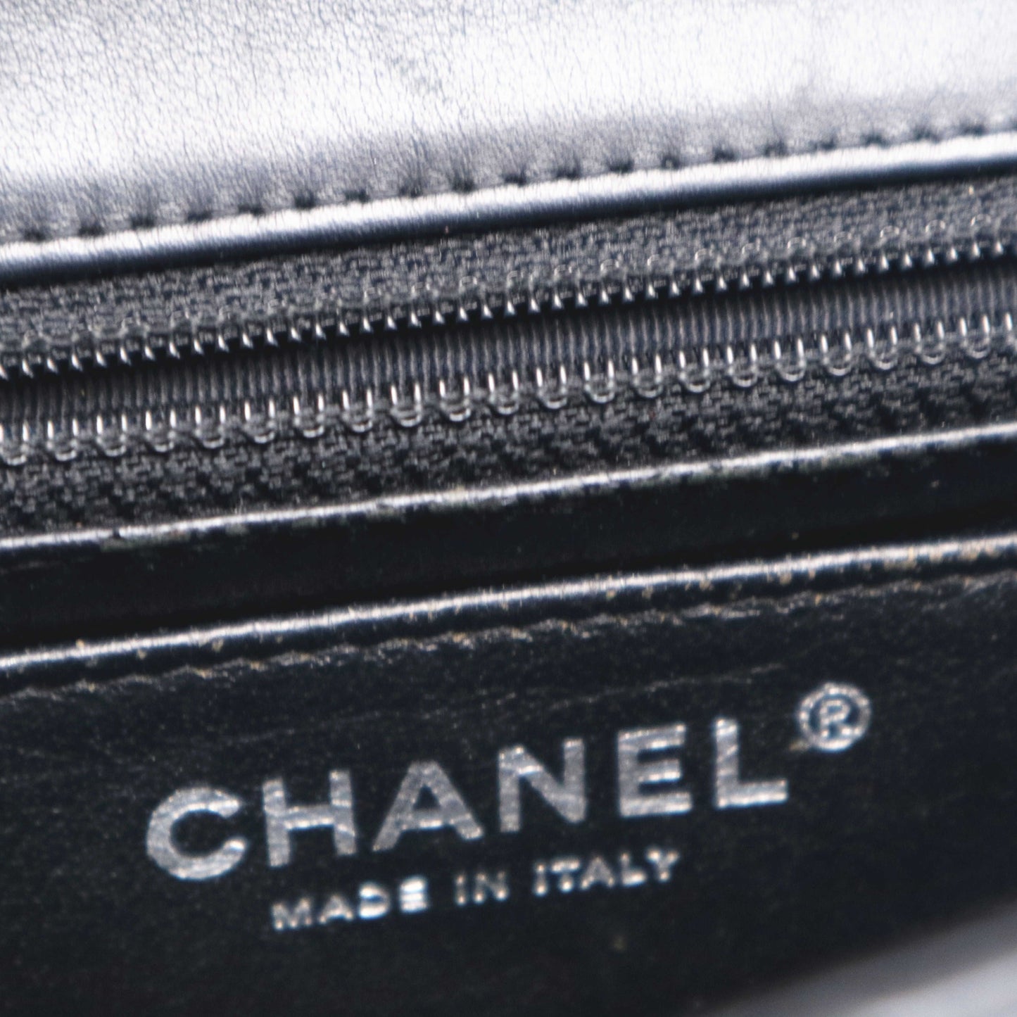 Chanel - Classic Flap Mini Square - Leather - Black - (mini)