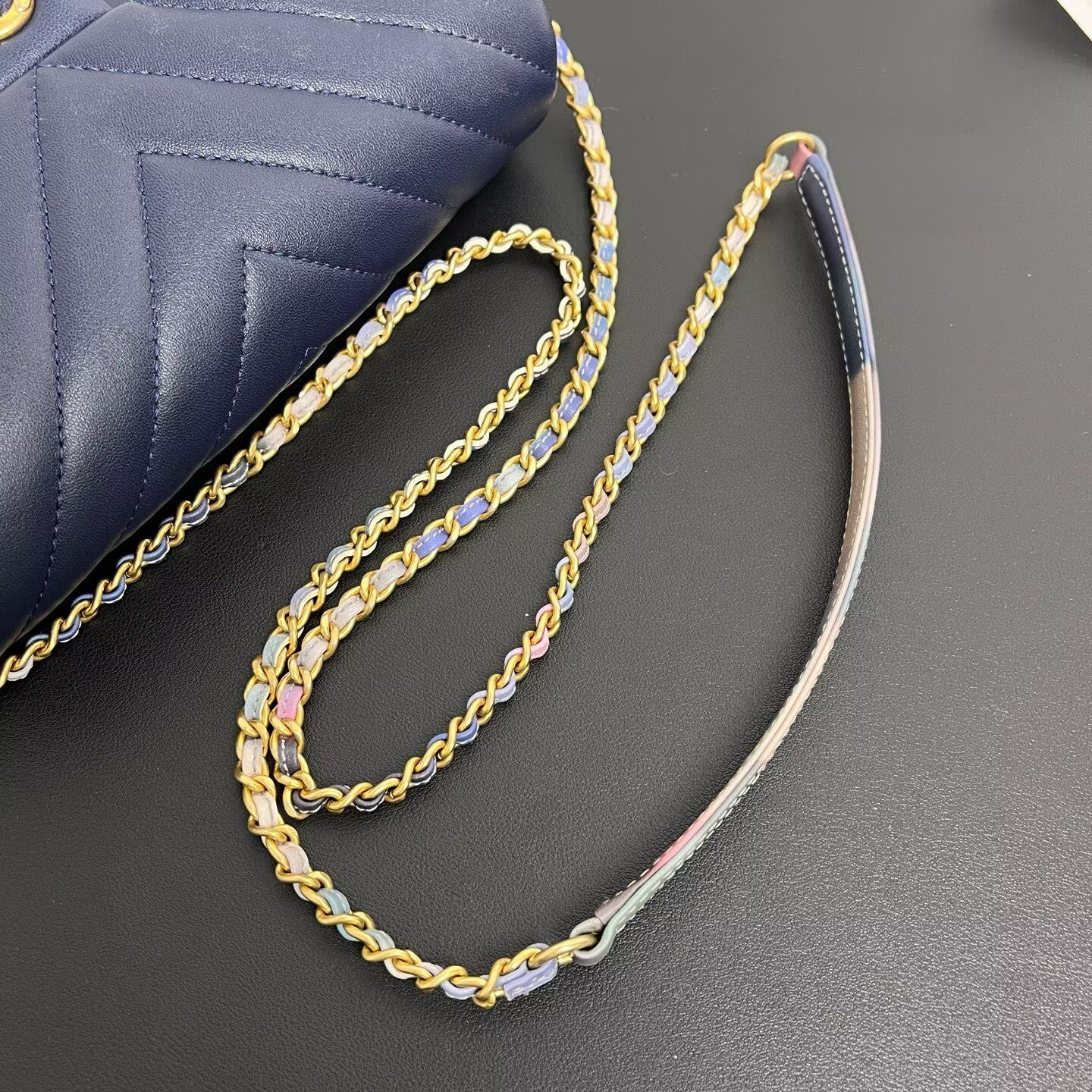Chanel - Classic Flap Mini (V-Quilted) - Lambskin leather - Electric Blue with Gold-Tone Hardware - (mini)