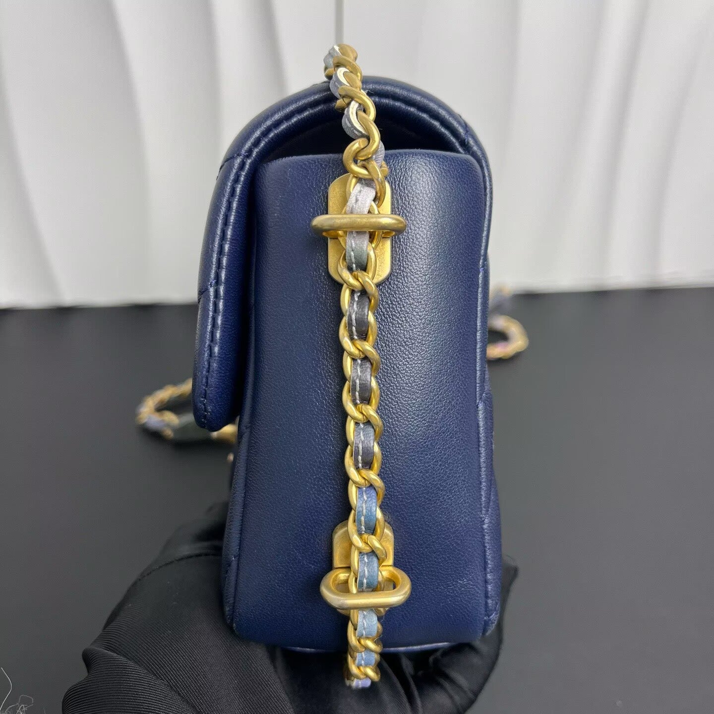 Chanel - Classic Flap Mini (V-Quilted) - Lambskin leather - Electric Blue with Gold-Tone Hardware - (mini)