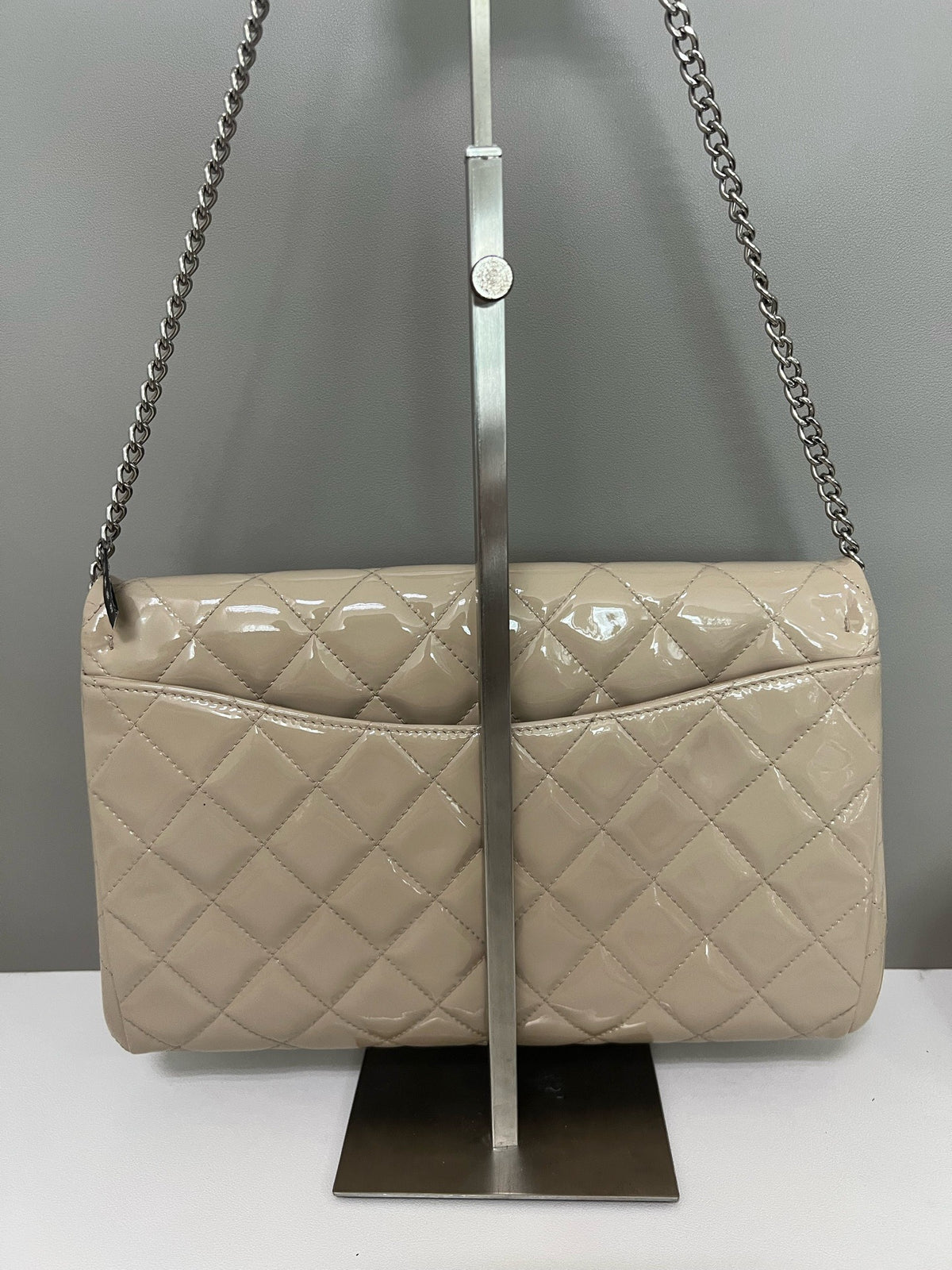 Chanel - Classic Flap - Patent leather - Beige - (Other)