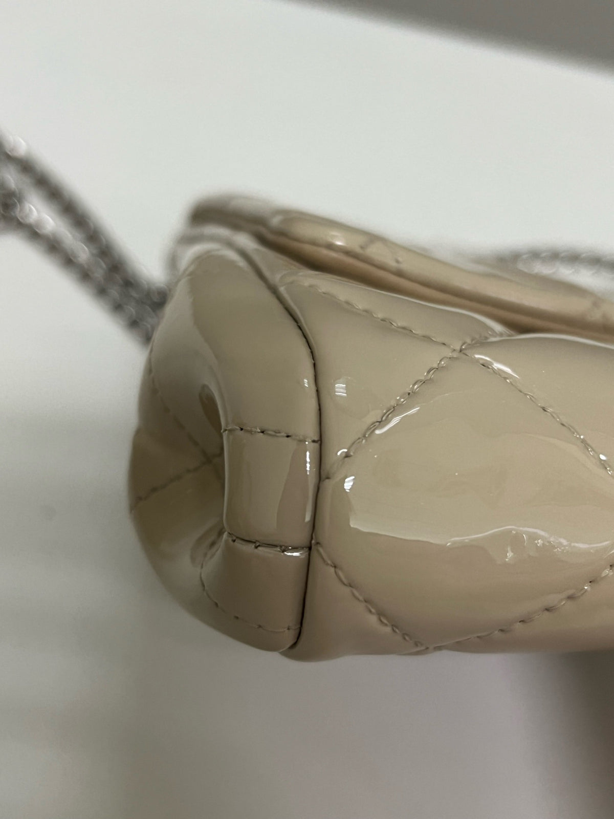 Chanel - Classic Flap - Patent leather - Beige - (Other)