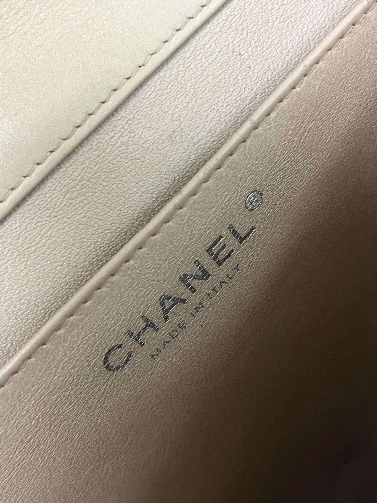 Chanel - Classic Flap - Patent leather - Beige - (Other)