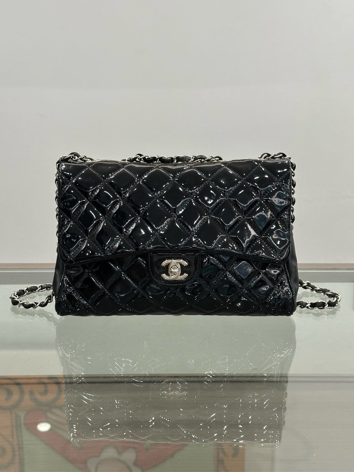 Chanel - Classic Flap - Patent leather - Black - (medium)
