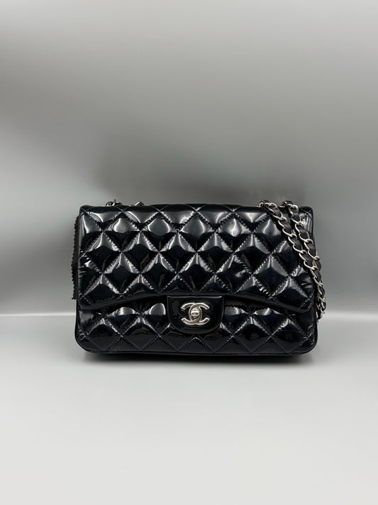 Chanel - Classic Flap - Patent leather - Black - (medium)