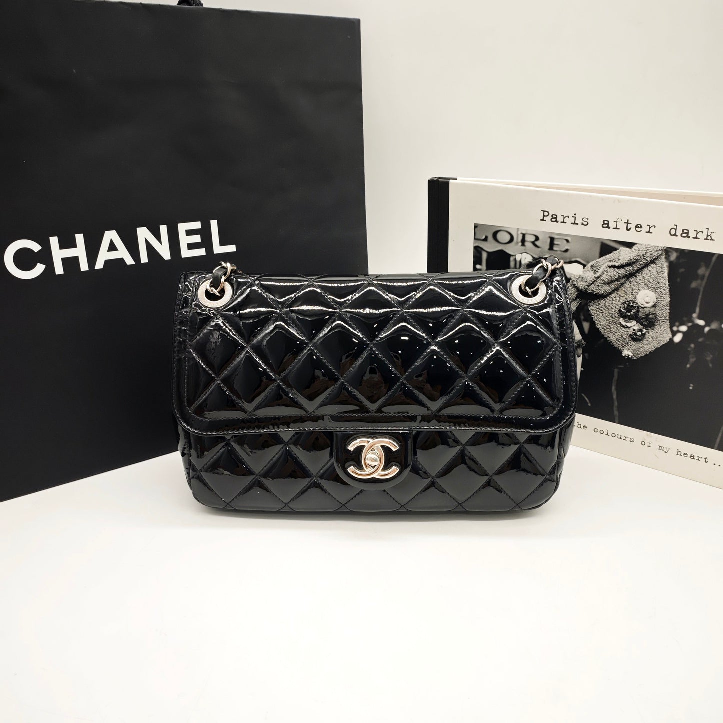 Chanel - Classic Flap - Patent leather - Black - (medium)