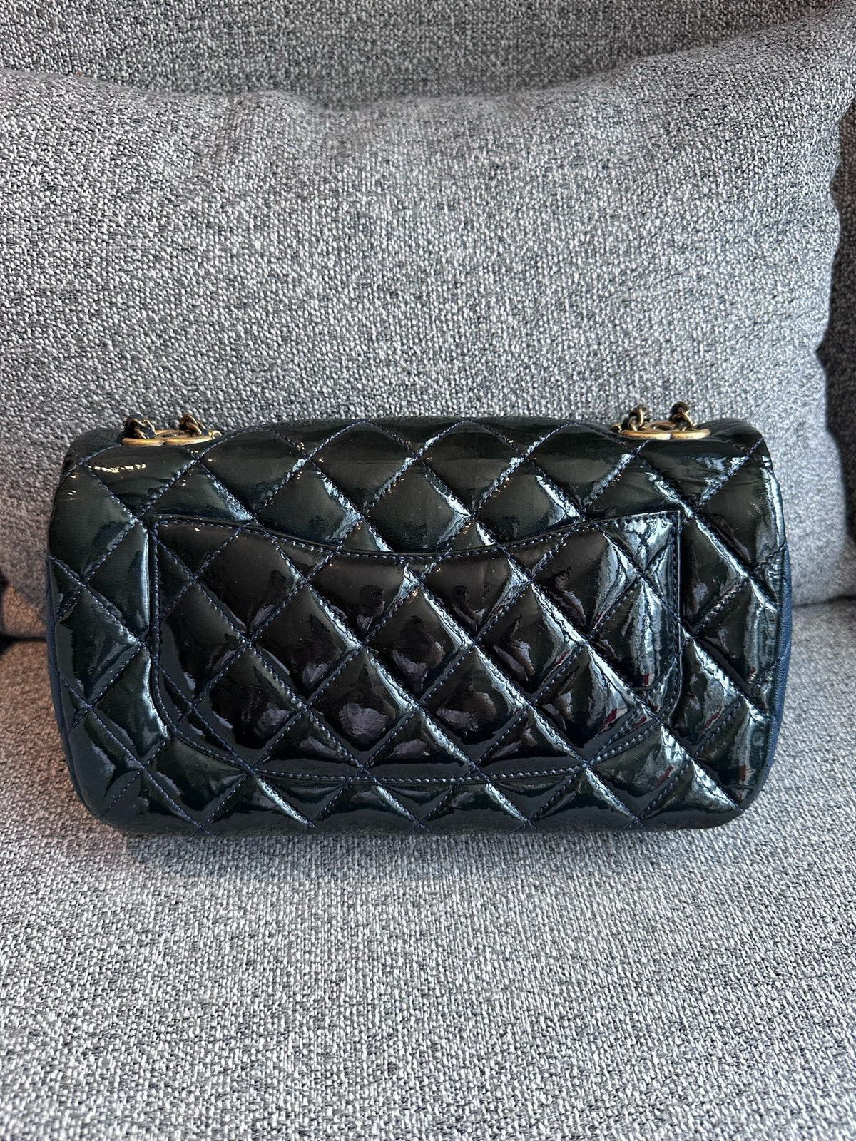 Chanel - Classic Flap - Patent leather - Black - (medium)