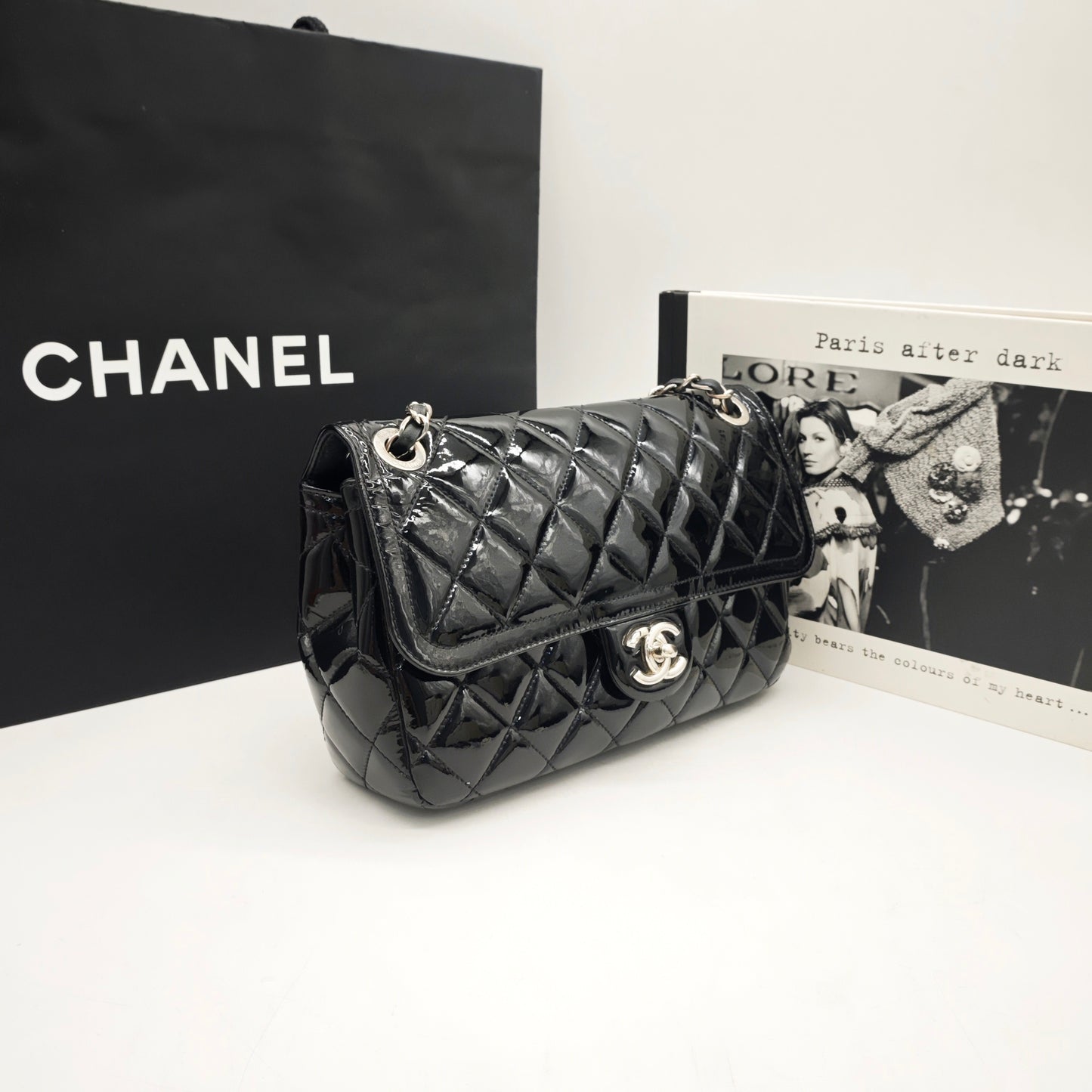 Chanel - Classic Flap - Patent leather - Black - (medium)