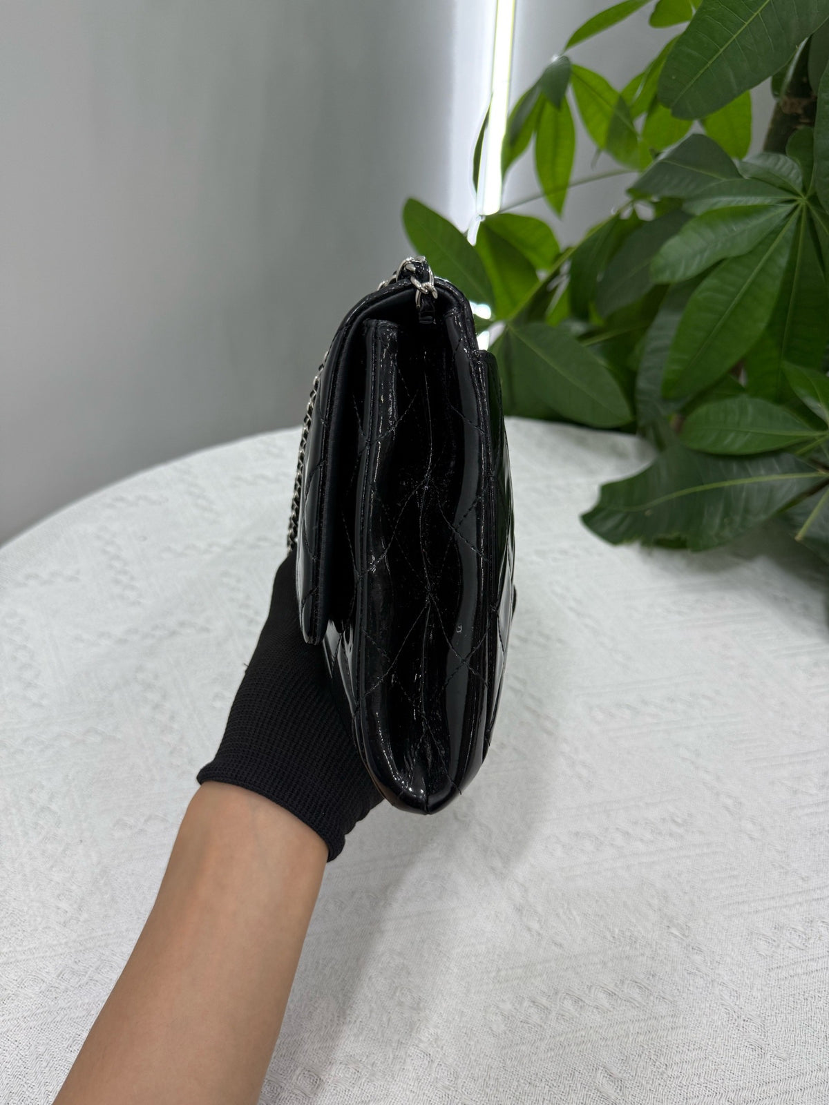 Chanel - Classic Flap - Patent leather - Black - (medium)