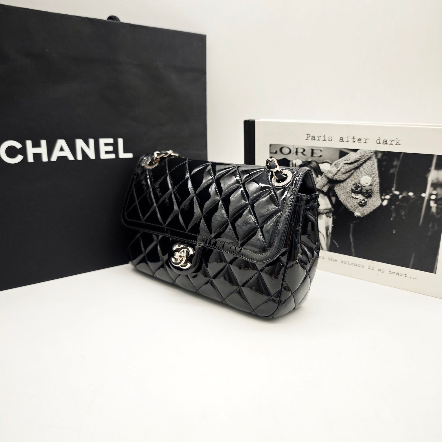 Chanel - Classic Flap - Patent leather - Black - (medium)