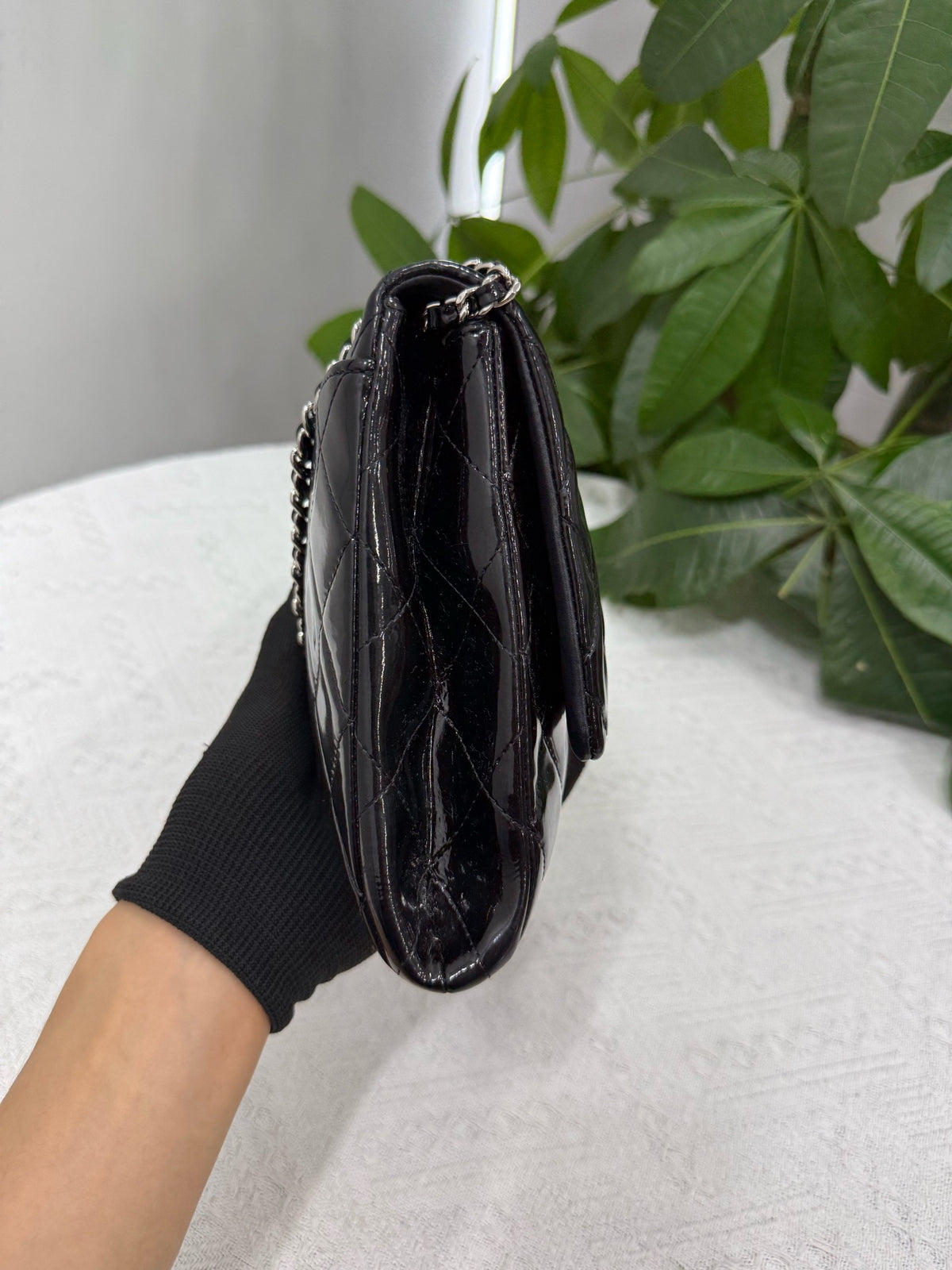 Chanel - Classic Flap - Patent leather - Black - (medium)