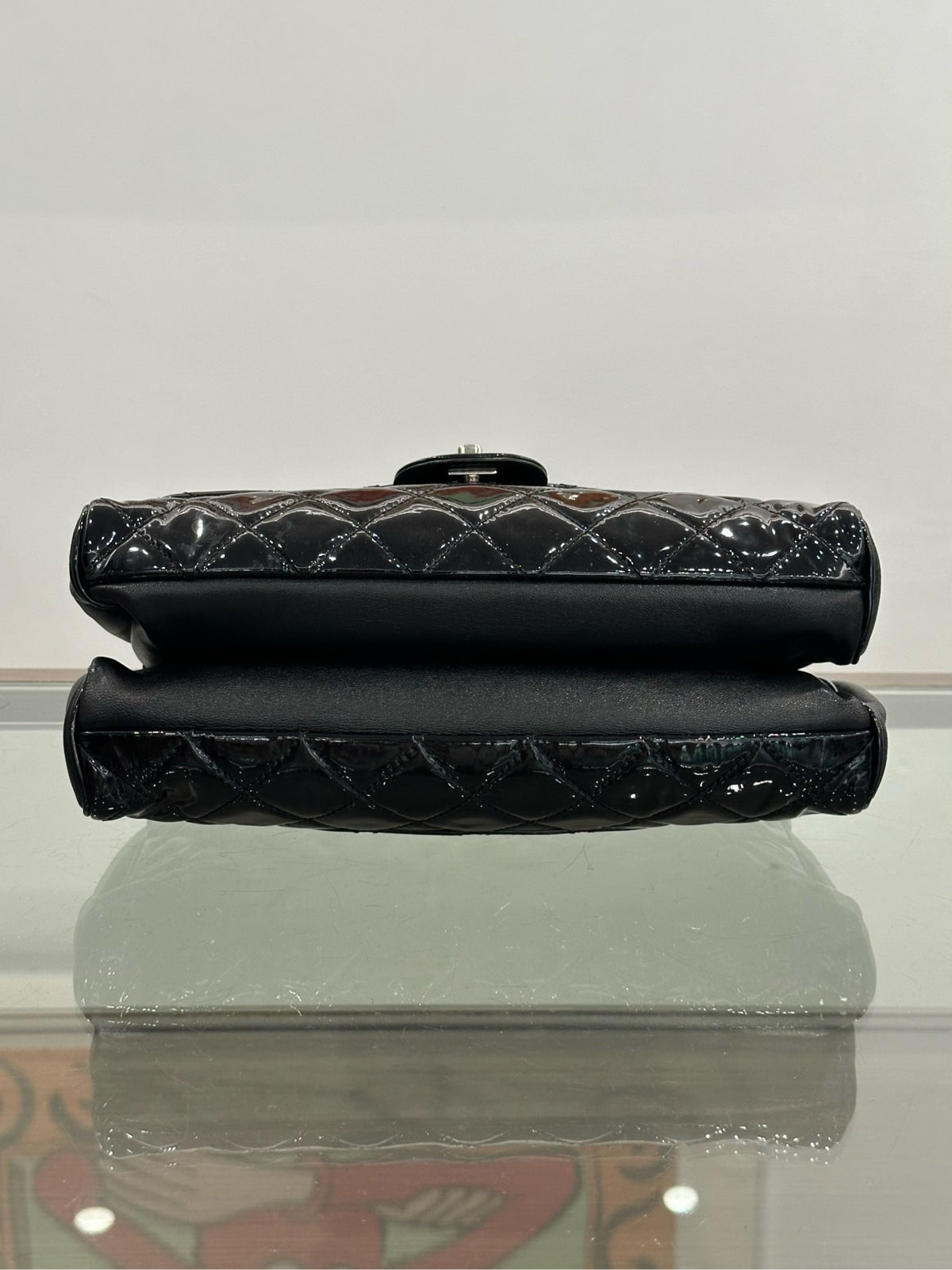 Chanel - Classic Flap - Patent leather - Black - (medium)