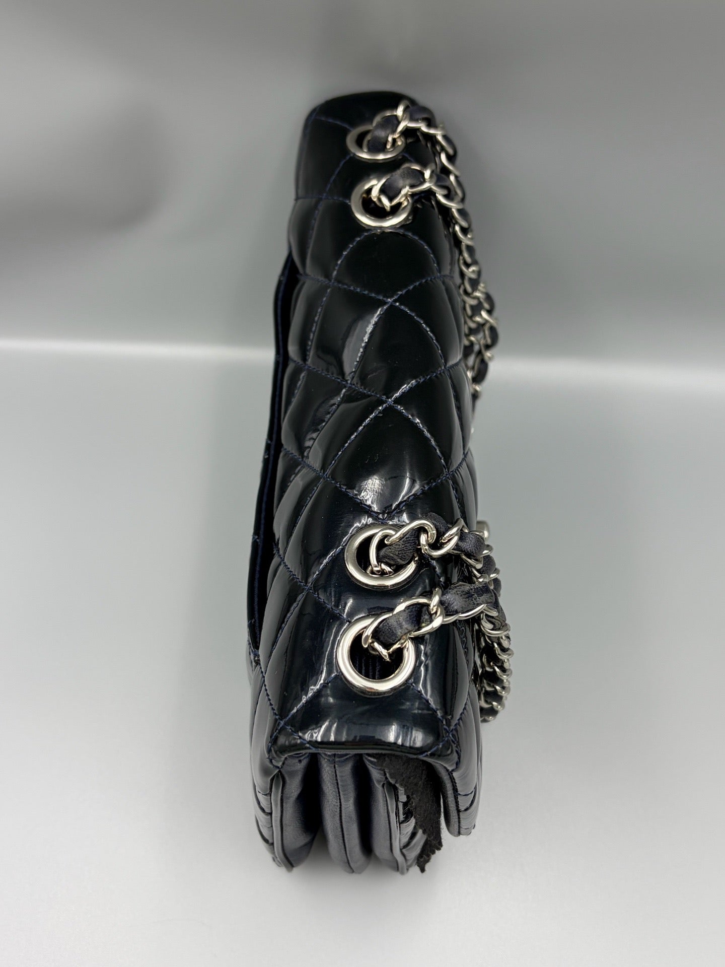 Chanel - Classic Flap - Patent leather - Black - (medium)