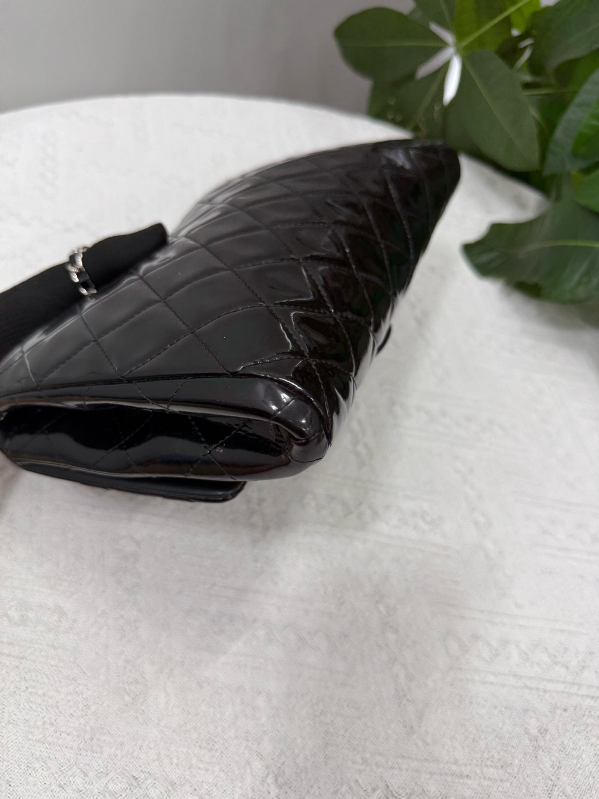 Chanel - Classic Flap - Patent leather - Black - (medium)