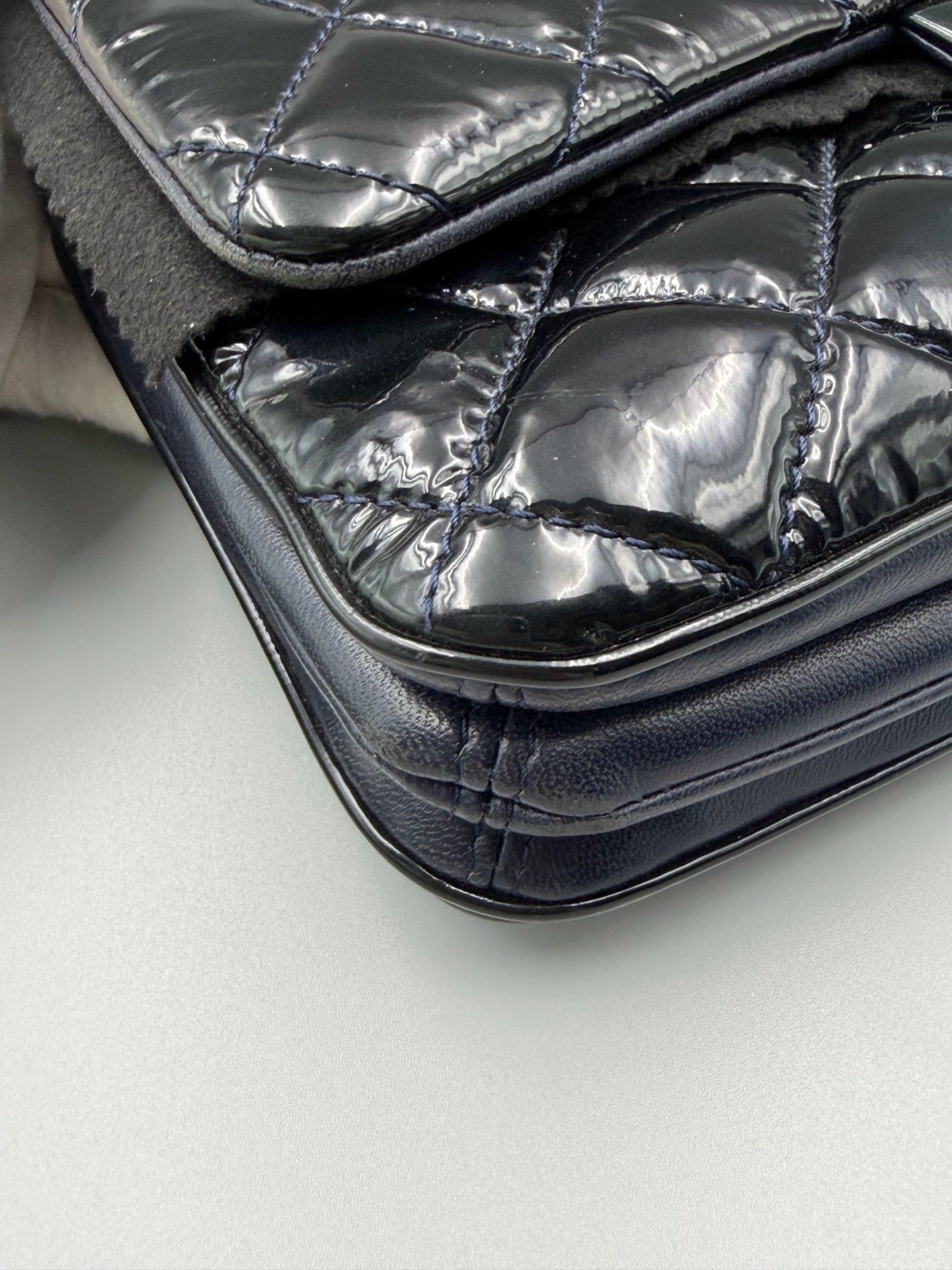 Chanel - Classic Flap - Patent leather - Black - (medium)