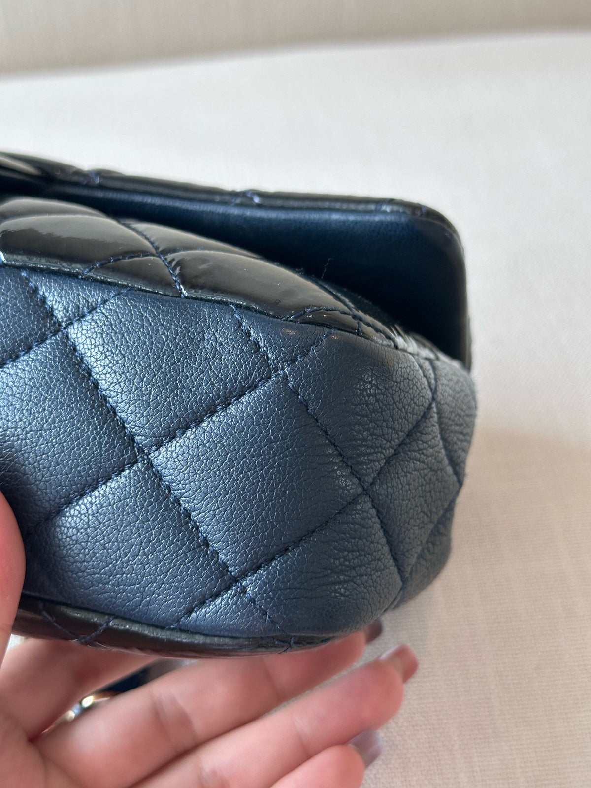 Chanel - Classic Flap - Patent leather - Black - (medium)