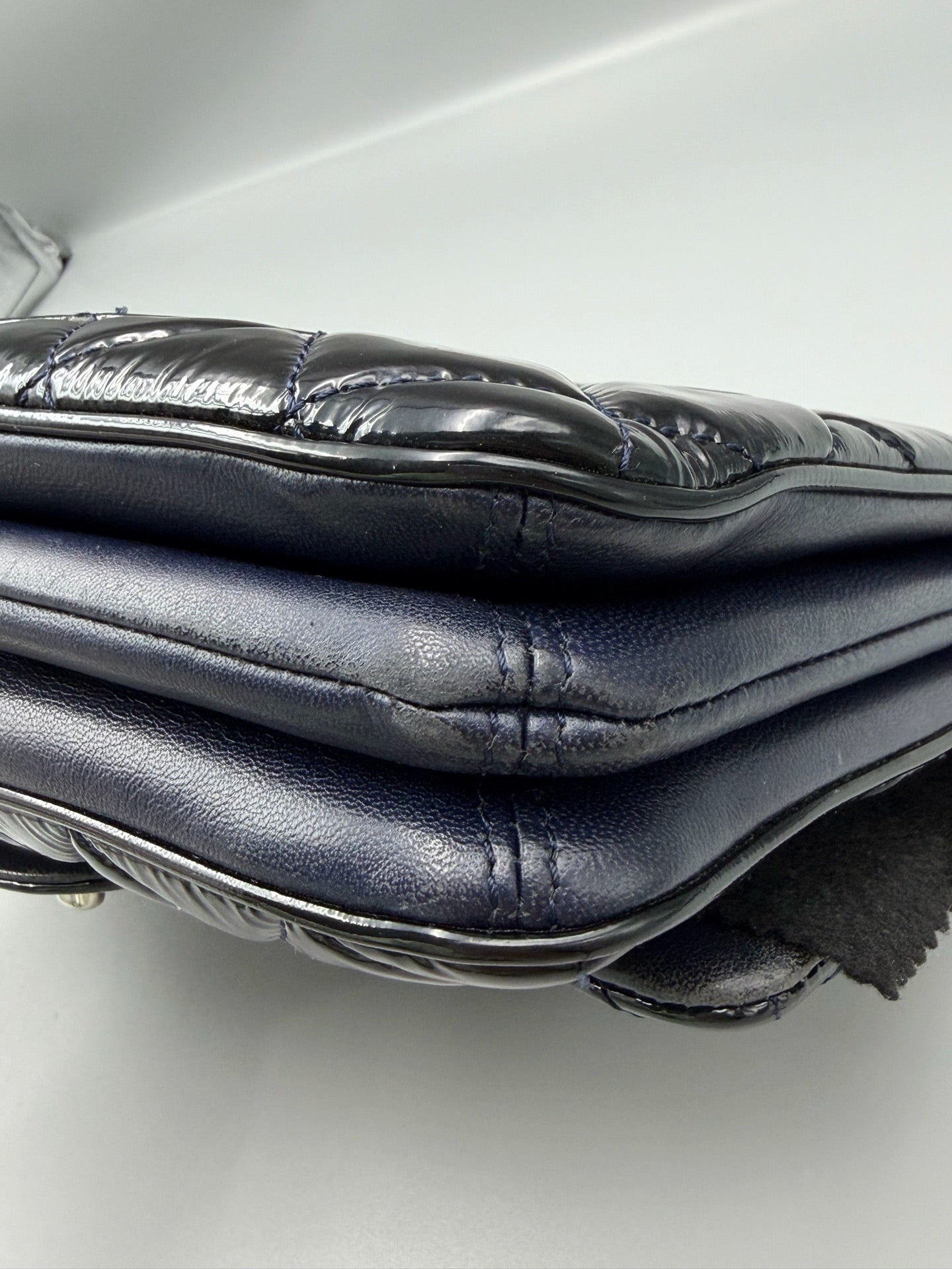 Chanel - Classic Flap - Patent leather - Black - (medium)