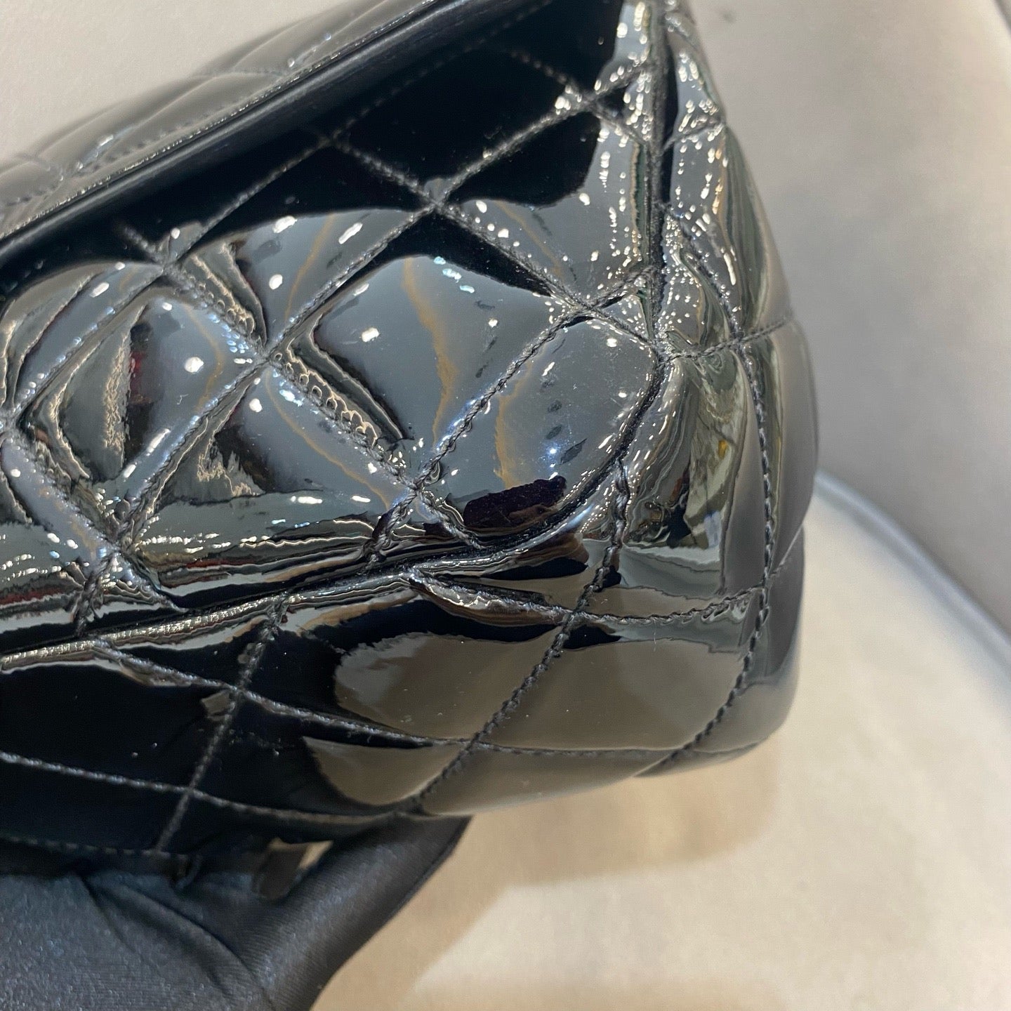 Chanel - Classic Flap - Patent leather - Black - (medium)