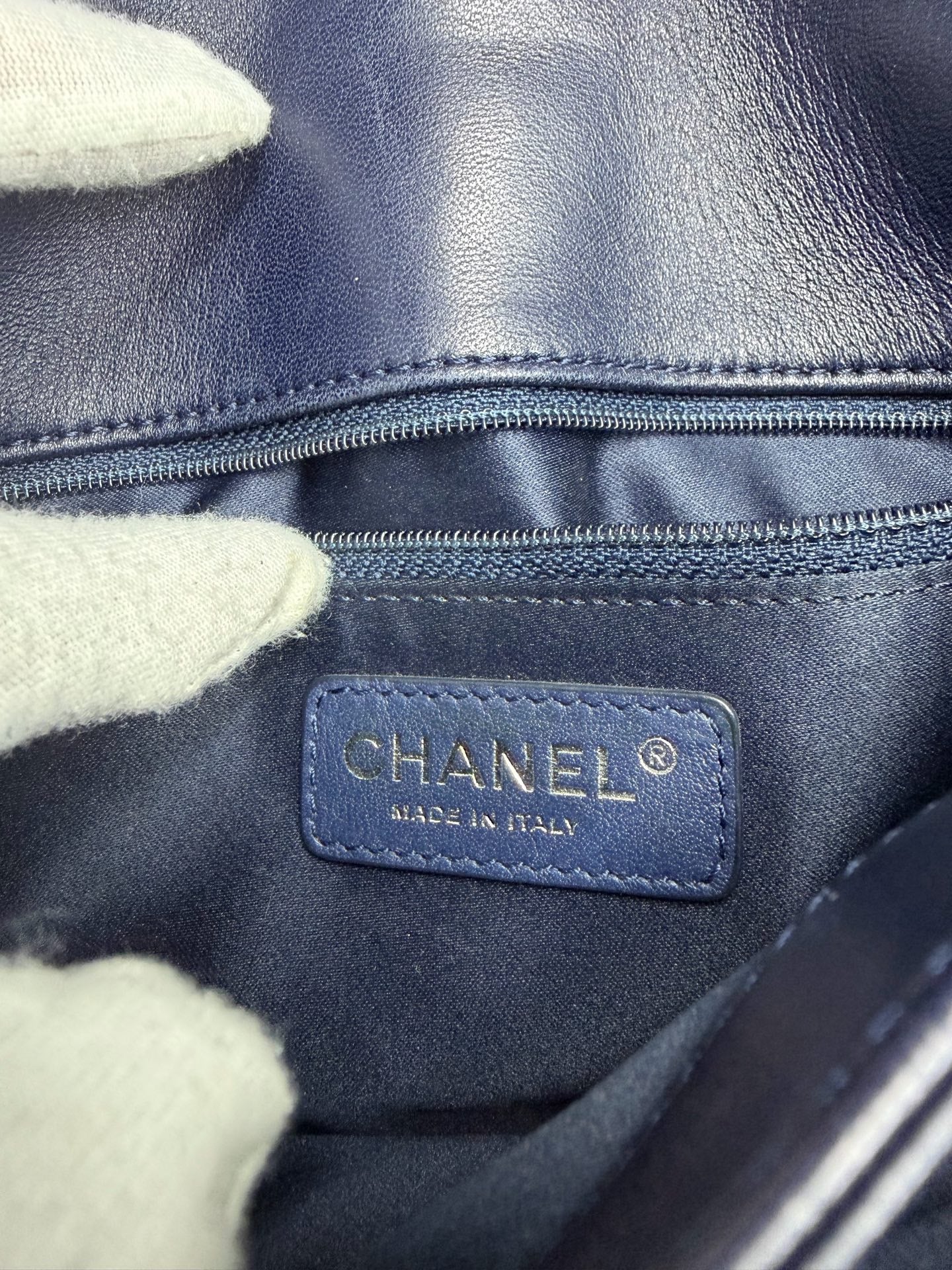 Chanel - Classic Flap - Patent leather - Black - (medium)