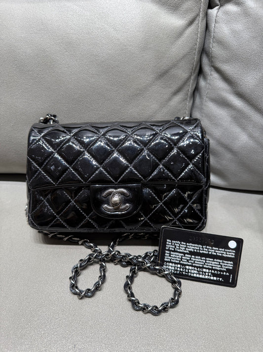 Chanel - Classic Flap - Patent leather - Black - (mini)