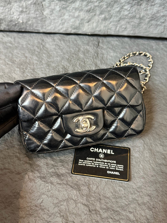 Chanel - Classic Flap - Patent leather - Black - (mini)