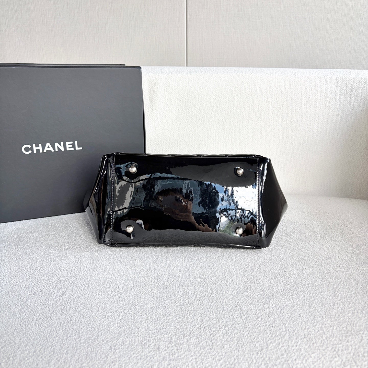Chanel - Classic Flap - Patent leather - Black - (small)