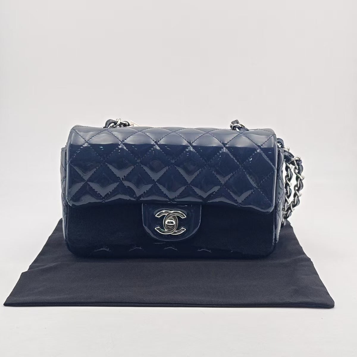 Chanel - Classic Flap - Patent leather - Blue - (mini)